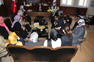 AK Parti Kadın Kollarından Başkan Çalışkan a Ziyaret