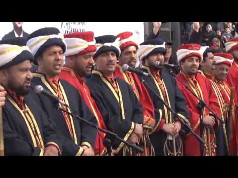 Başbakan’a özel beste yapan mehter takımı Taksim’de ‘Dikdur Eğilme İnananlar Seninle
