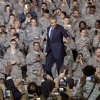 Obama, Amerikan Askerleriyle Poz Verdi